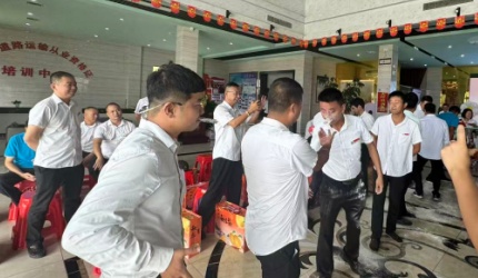 致敬驾校师者，趣味游戏嗨玩！