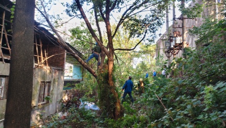 美化校园，建立安全防线